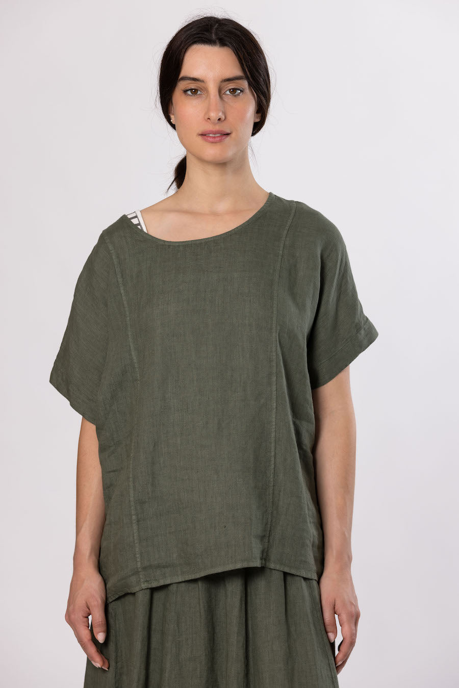 Top manches courtes en lin kaki OMER