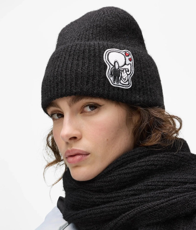 Bonnet Karl lagerfeld avec écusson
