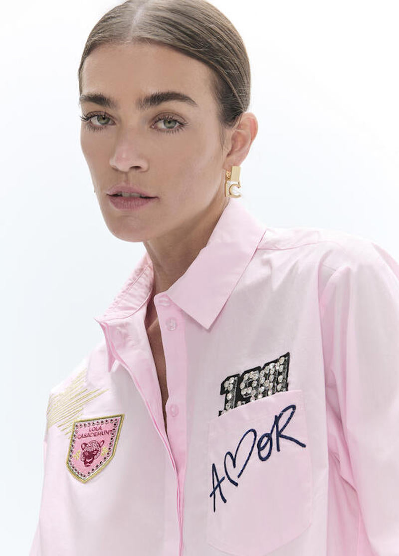 Chemise rose avec écussons Lola Casademunt