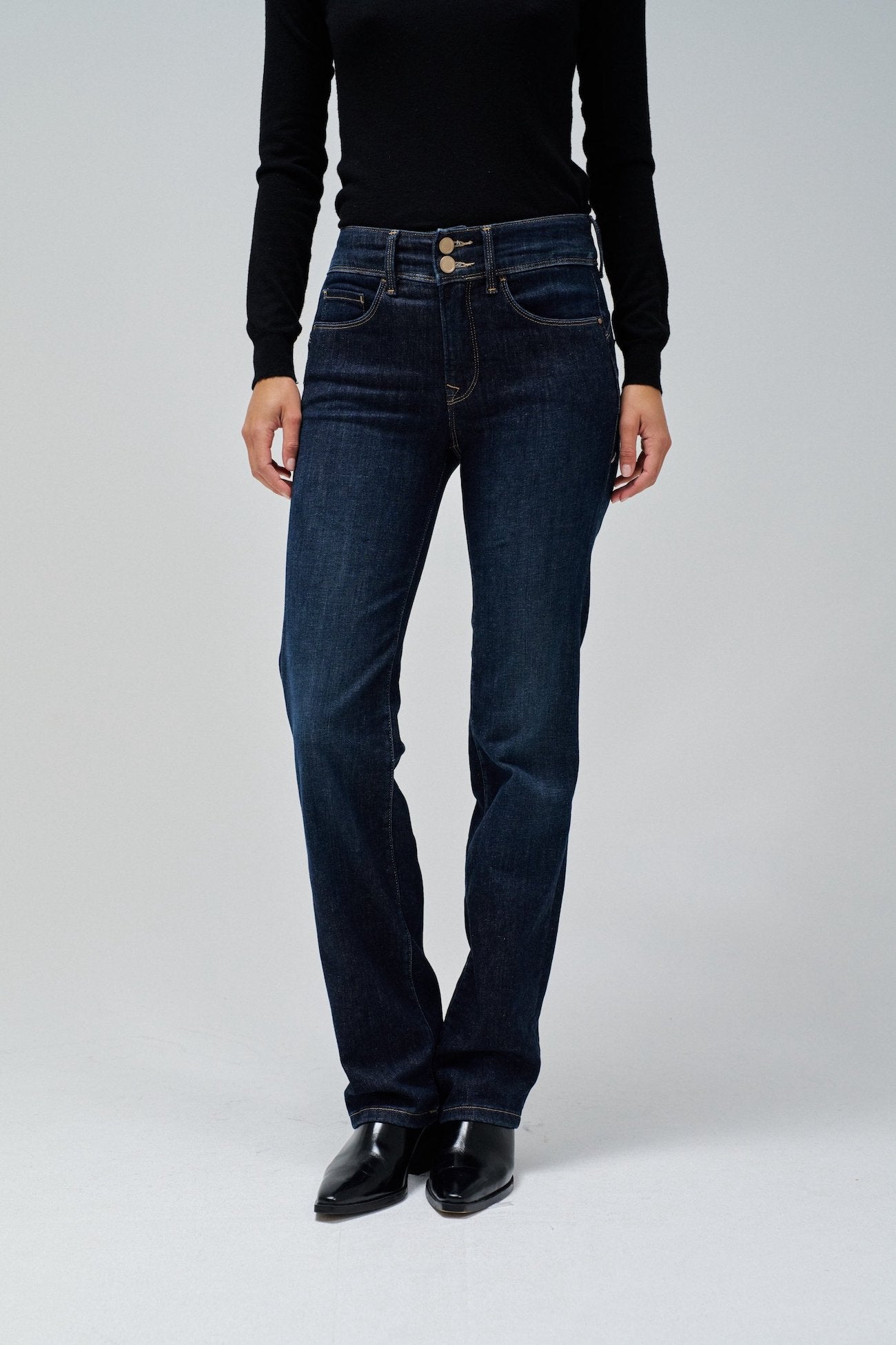 Jeans femme straight de chez Salsa