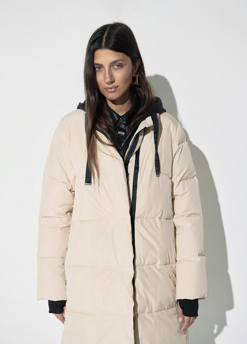 Longue doudoune beige Lola Casademunt