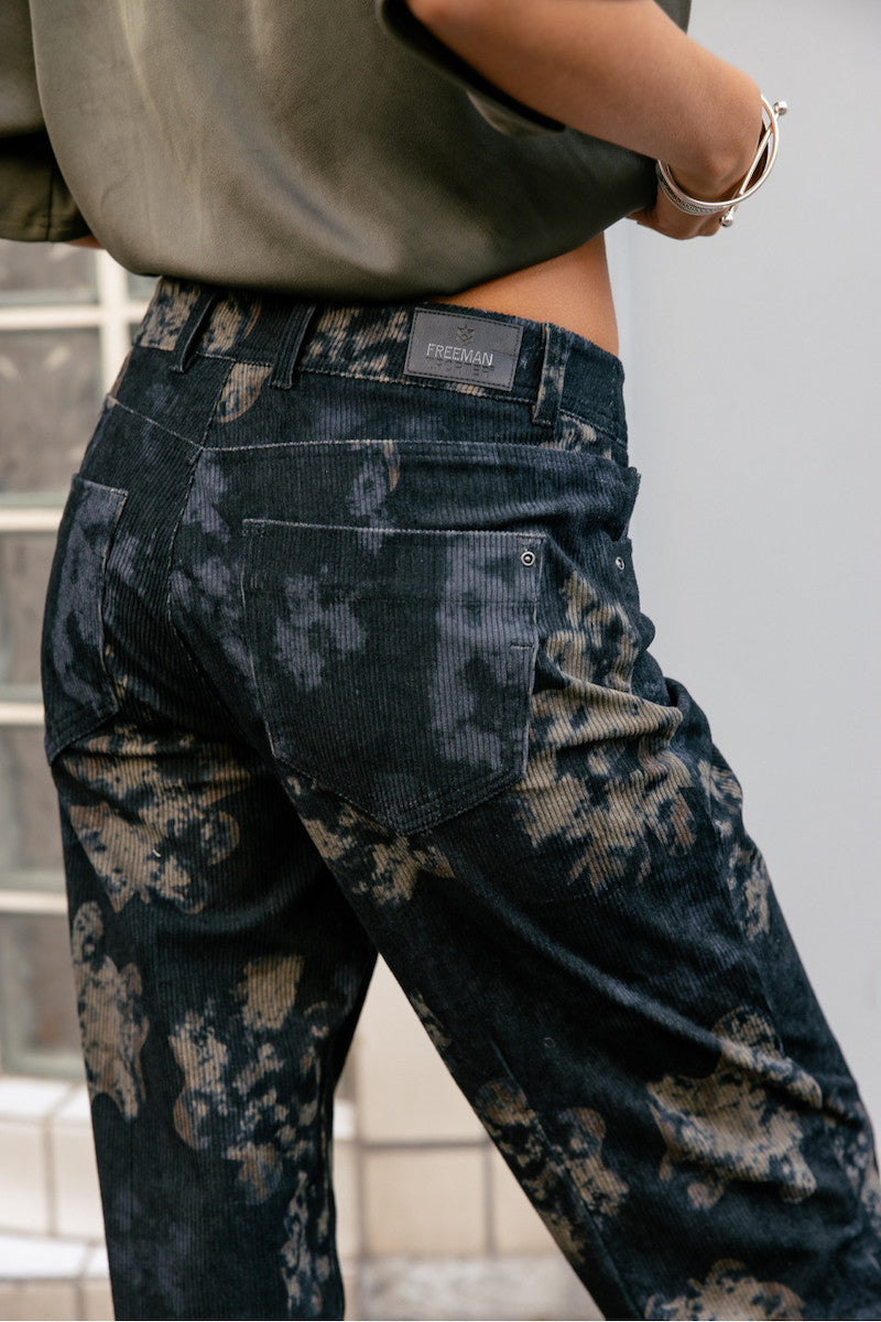 Pantalon femme en velours Freeman T modèle Maeva Wonderland