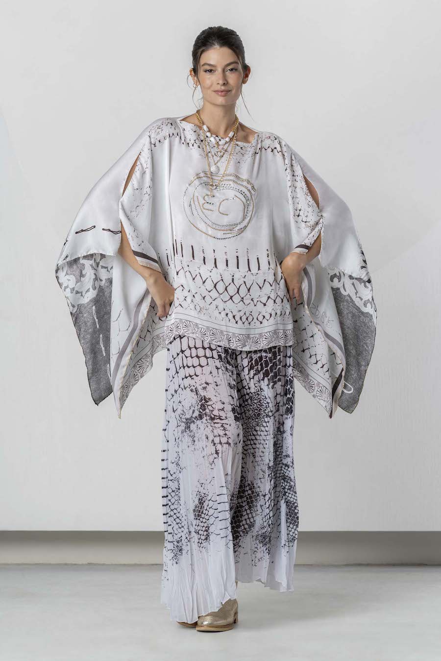 Poncho Elisa Cavaletti