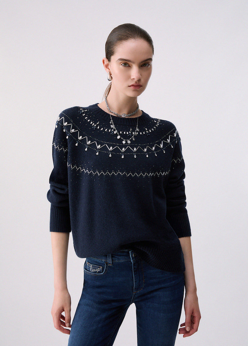Pull en laine avec bijoux de chez Liu Jo