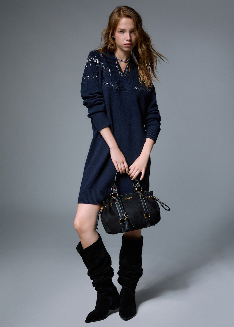 Robe en maille et bijoux Liu Jo