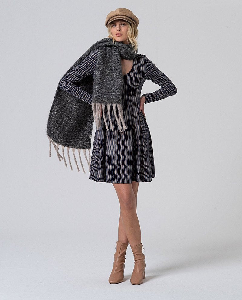 Robe genoux col V Surkana