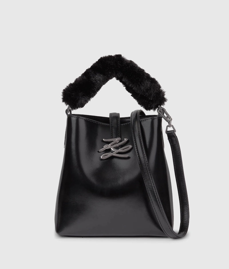 Sac seau noir en cuir Karl Lagerfeld avec anse en fausse fourrure