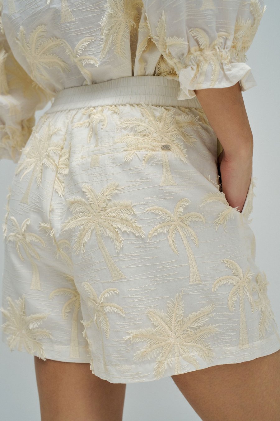 Short femme brodé de chez Salsa Jeans 21011200 011