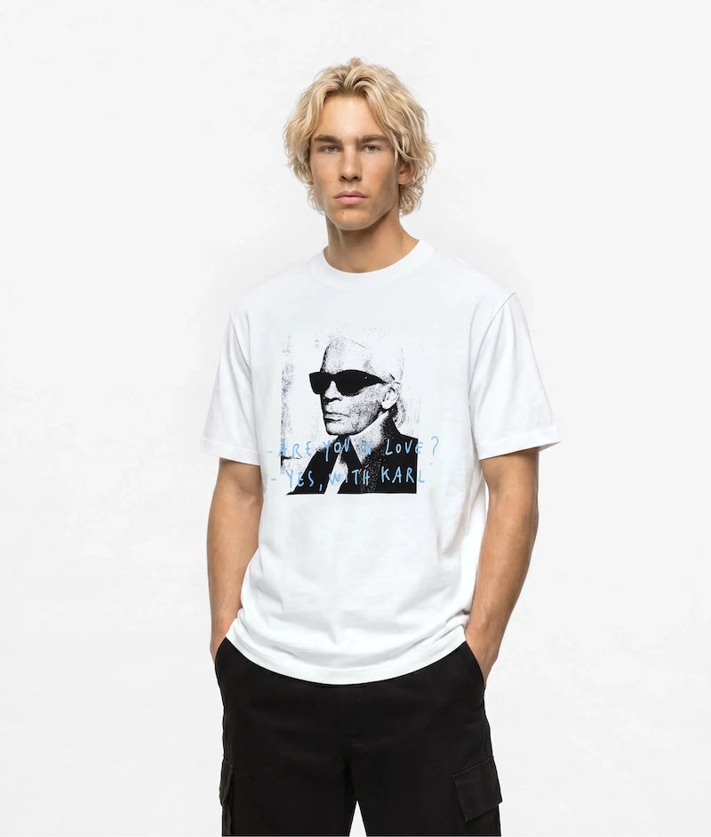 T-shirt blanc Karl Lagerfeld Jeans x Pietro Terzini – portrait de Karl