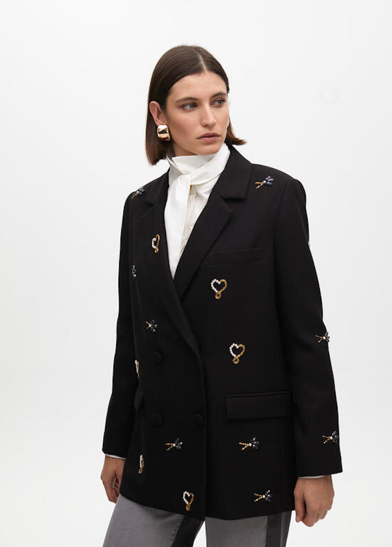 Veste de tailleur Lola Casademunt avec bijoux