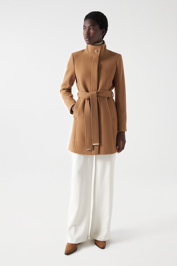 Manteau Grace de chez Salsa en camel