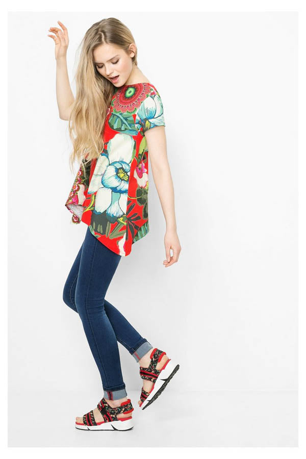 T Shirt Desigual 61T25Q8 rouge imprimé