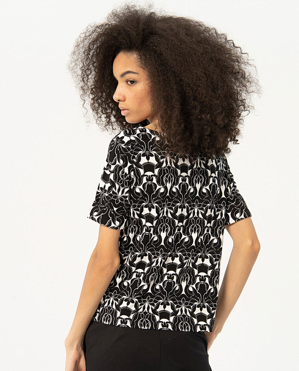 T-shirt imprimé Surkana noir et blanc