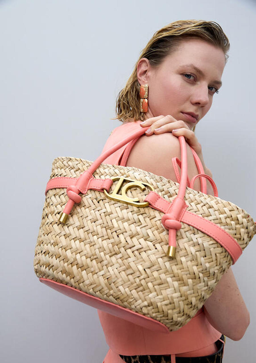 Sac à main en paille de chez Lola Casademunt